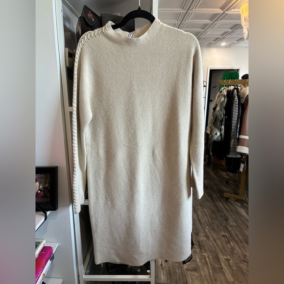 Theory Kimono Turtleneck Dress in Felted Wool-Cashmere size M - Picture 3 of 10